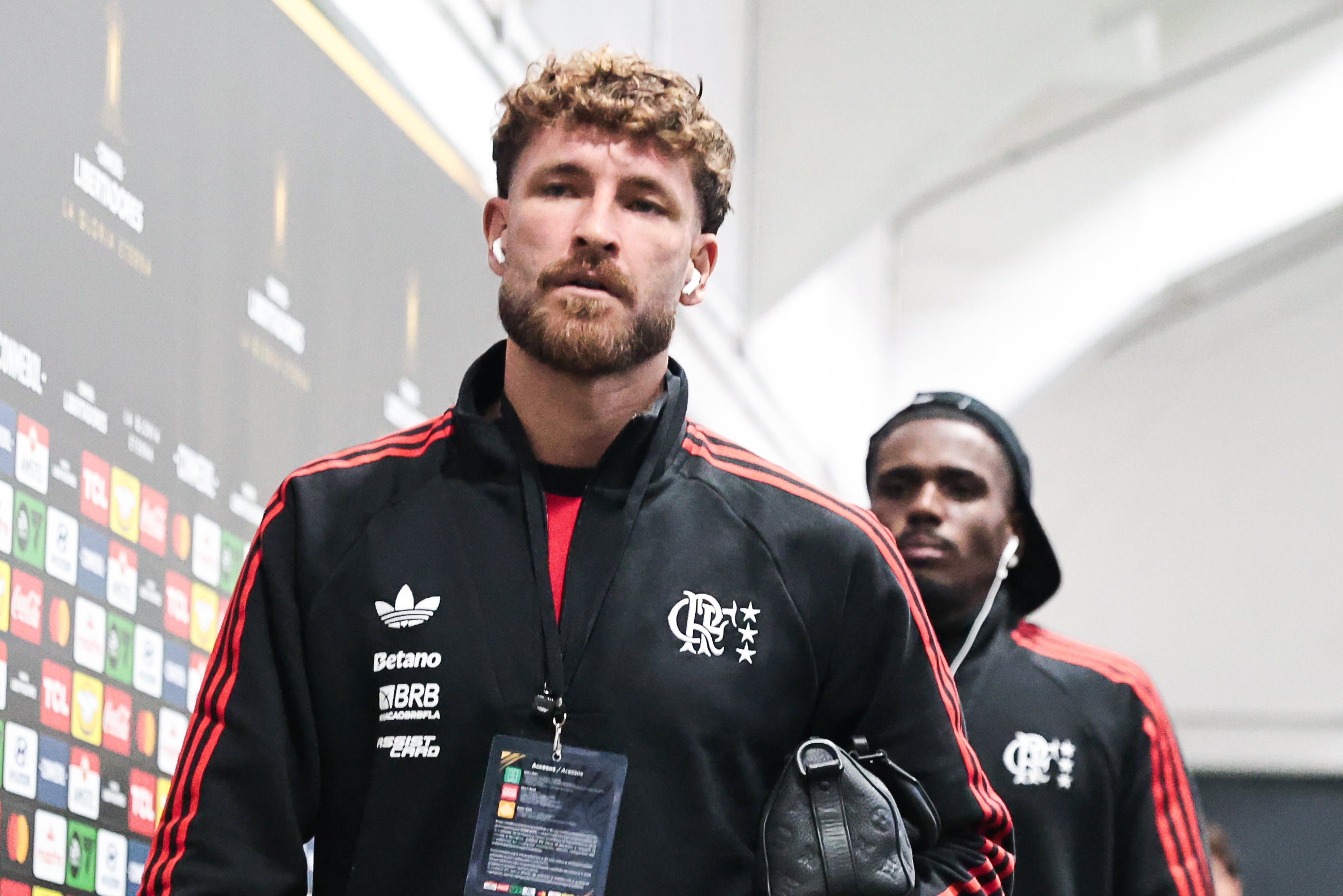 Bastidores: jogadores do Flamengo usaram oxigênio no vestiário, mas estratégia para altitude funcionou