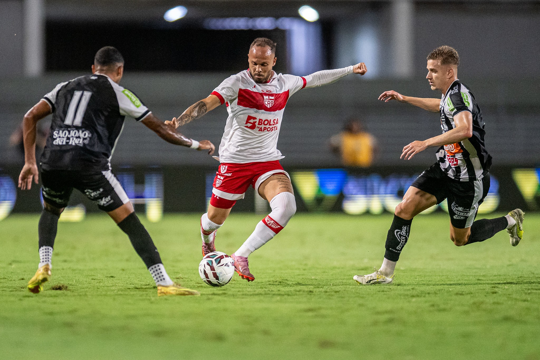 Alex exalta fase de artilheiro, mas valoriza coletivo em vitória “épica” do Athletic