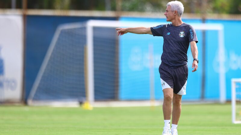 Inovação ou risco? Como Luís Castro mudou o Grêmio para tentar recuperação
