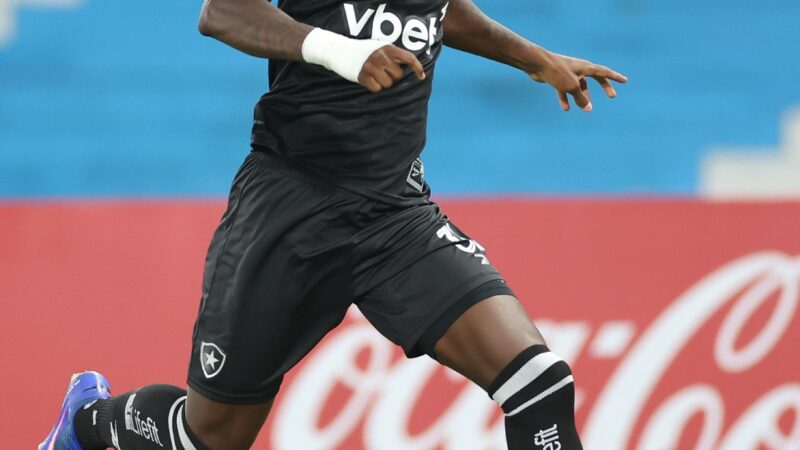 Copa do Mundo na mira: estrela de Kadir volta a brilhar no Botafogo com assistência relâmpago