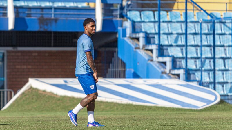 Wesley Gasolina é mais um desfalque do Avaí para enfrentar o Atlético-GO