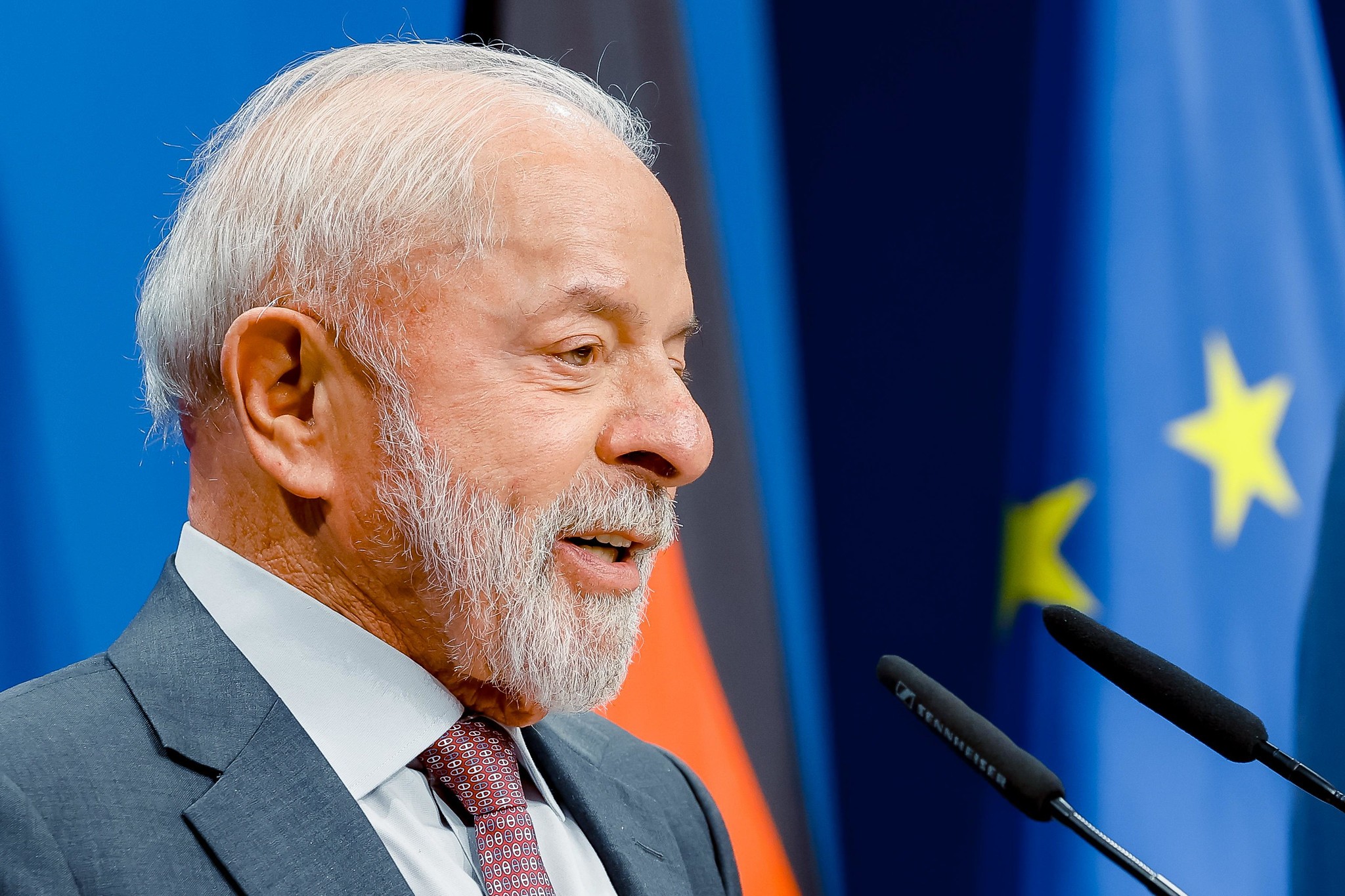 É #FAKE que Lula rebateu Trump e disse que ‘o povo brasileiro está disposto a dar a vida por ele em uma guerra’