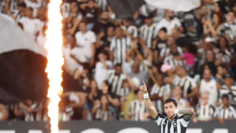 Análise: Botafogo joga melhor e é premiado nos acréscimos por esforço coletivo