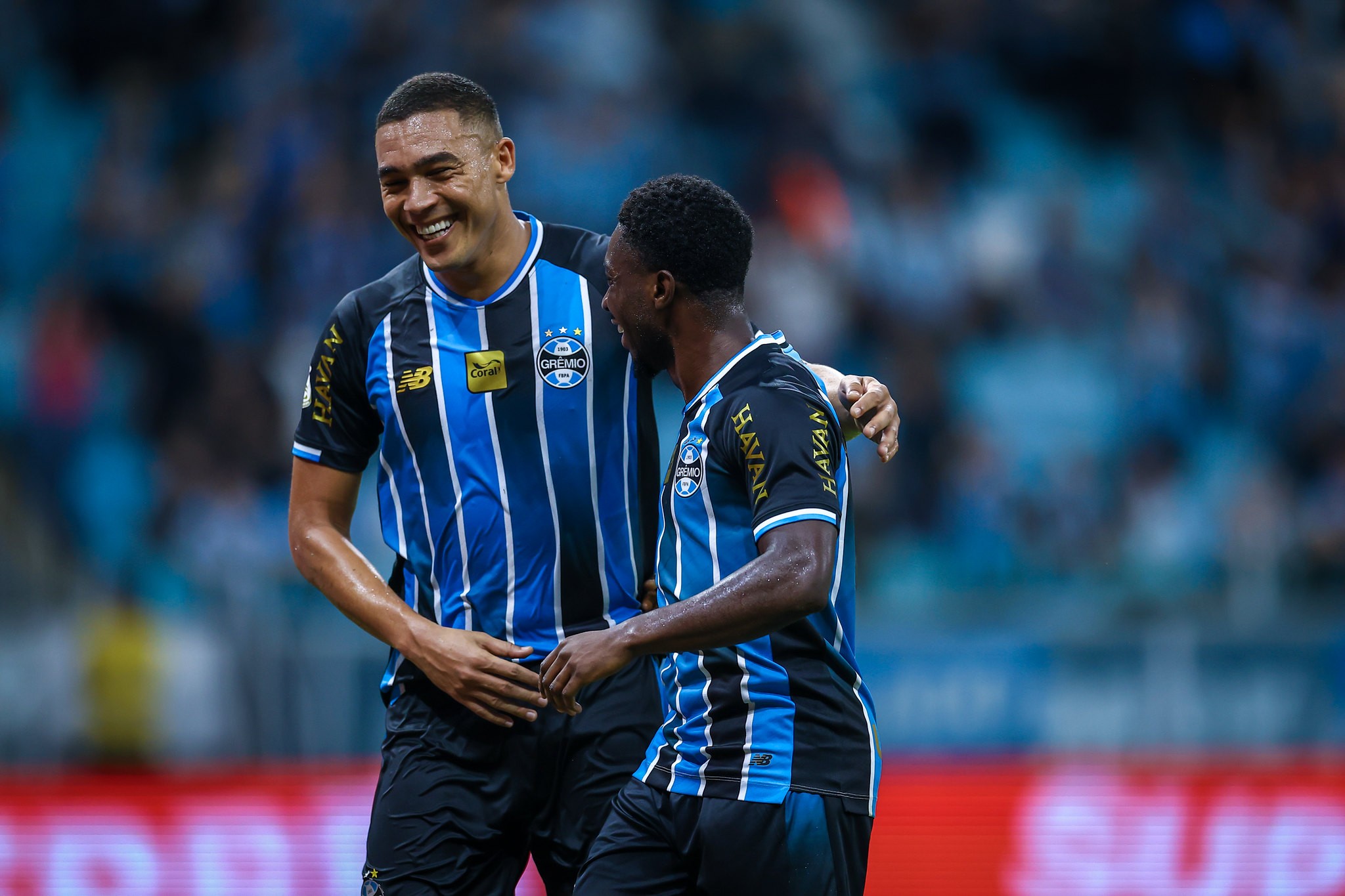 Dupla do Grêmio faz 50% dos gols em 2026 e vira “amuleto” de vitórias; saiba mais