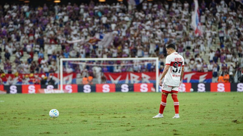 Árbitra relata em súmula protocolo de concussão, e Dadá Belmonte desfalca CRB contra o Criciúma