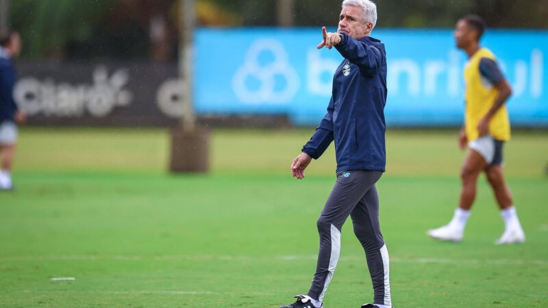 Grêmio tenta feito inédito no período pós-Gauchão contra o Coritiba; entenda