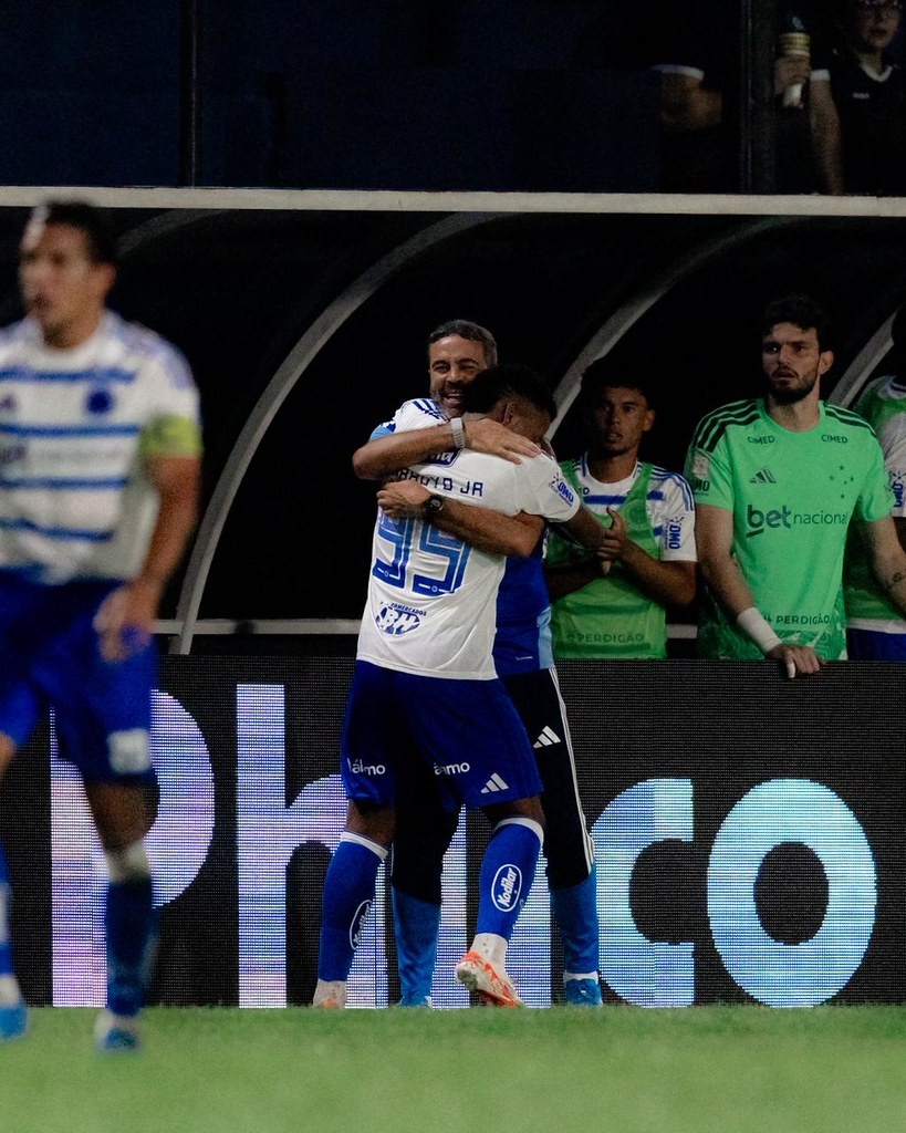 Artur Jorge exalta Cruzeiro “combativo, solidário e aguerrido” em vitória sobre Remo