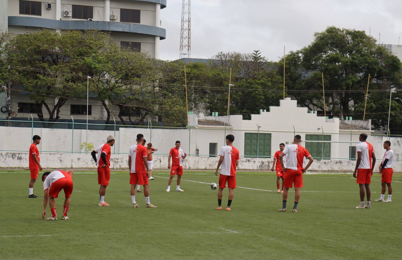 Jogadores do Cristal denunciam salários atrasados; Clube nega
