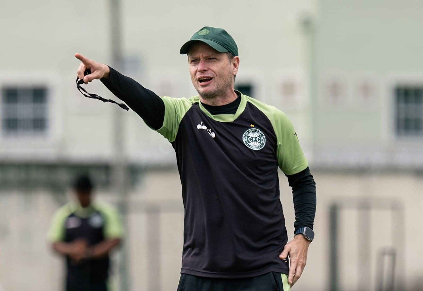 Construção a longo prazo e pés no chão: como Fernando Seabra trata o processo de evolução do Coritiba