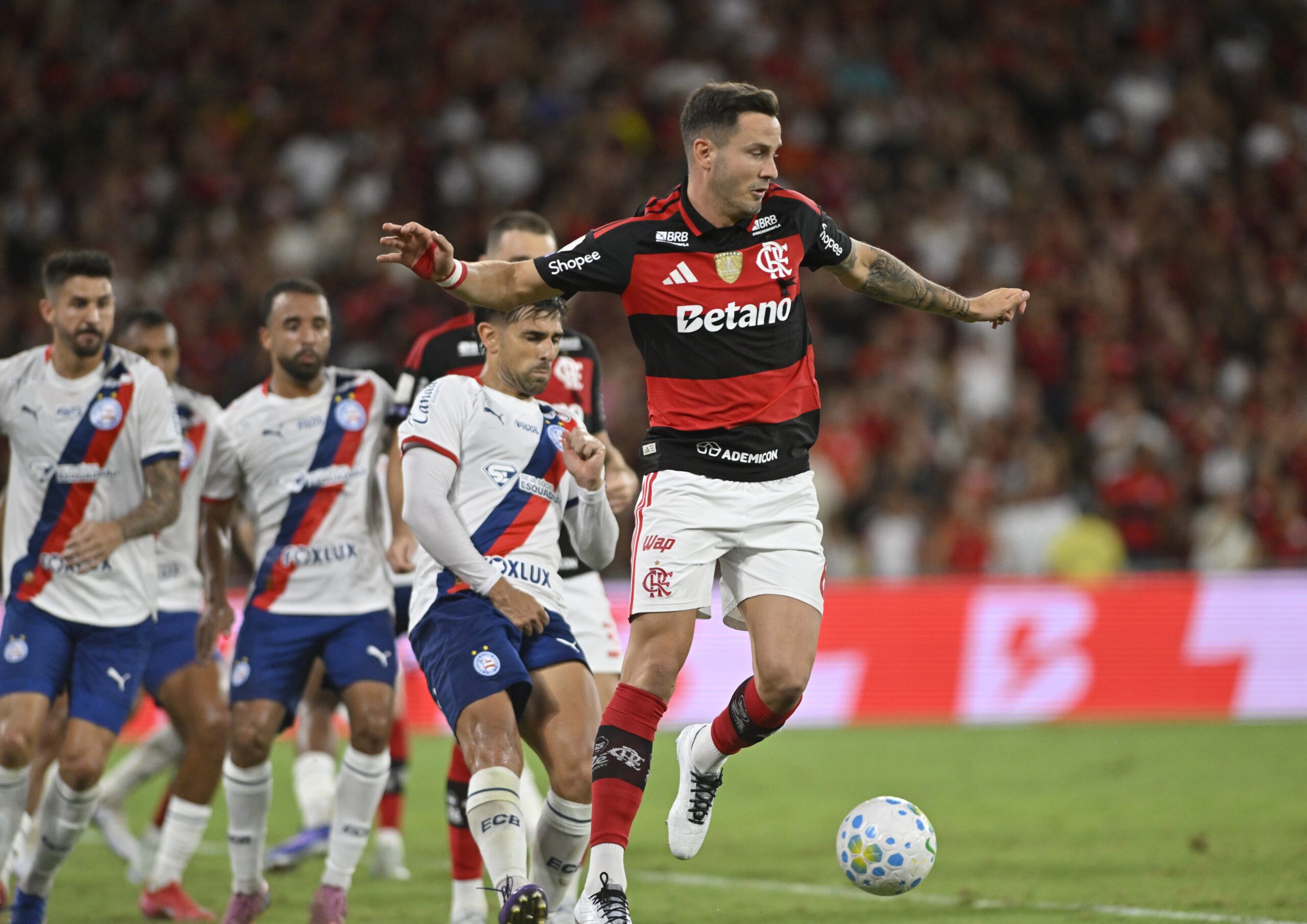 Saúl revela drama familiar após primeiro jogo pelo Flamengo no ano: “Meu filho está na UTI”