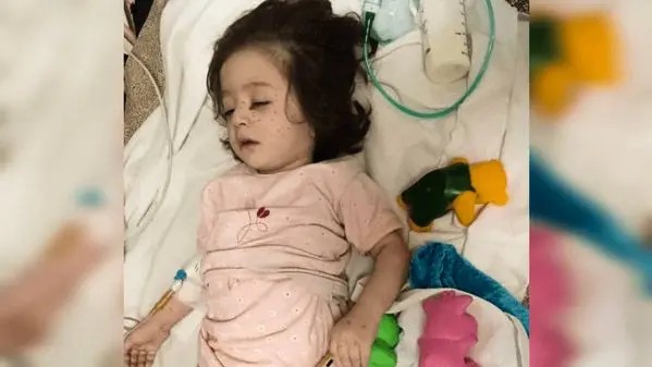A bebê iraniana que sobreviveu a ataque de Israel que matou sua família – e virou símbolo no Irã