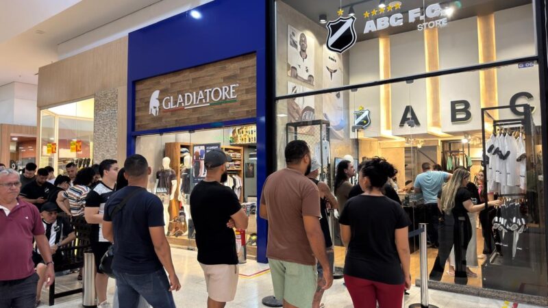 Com presença da torcida, ABC inaugura nova loja oficial em Natal