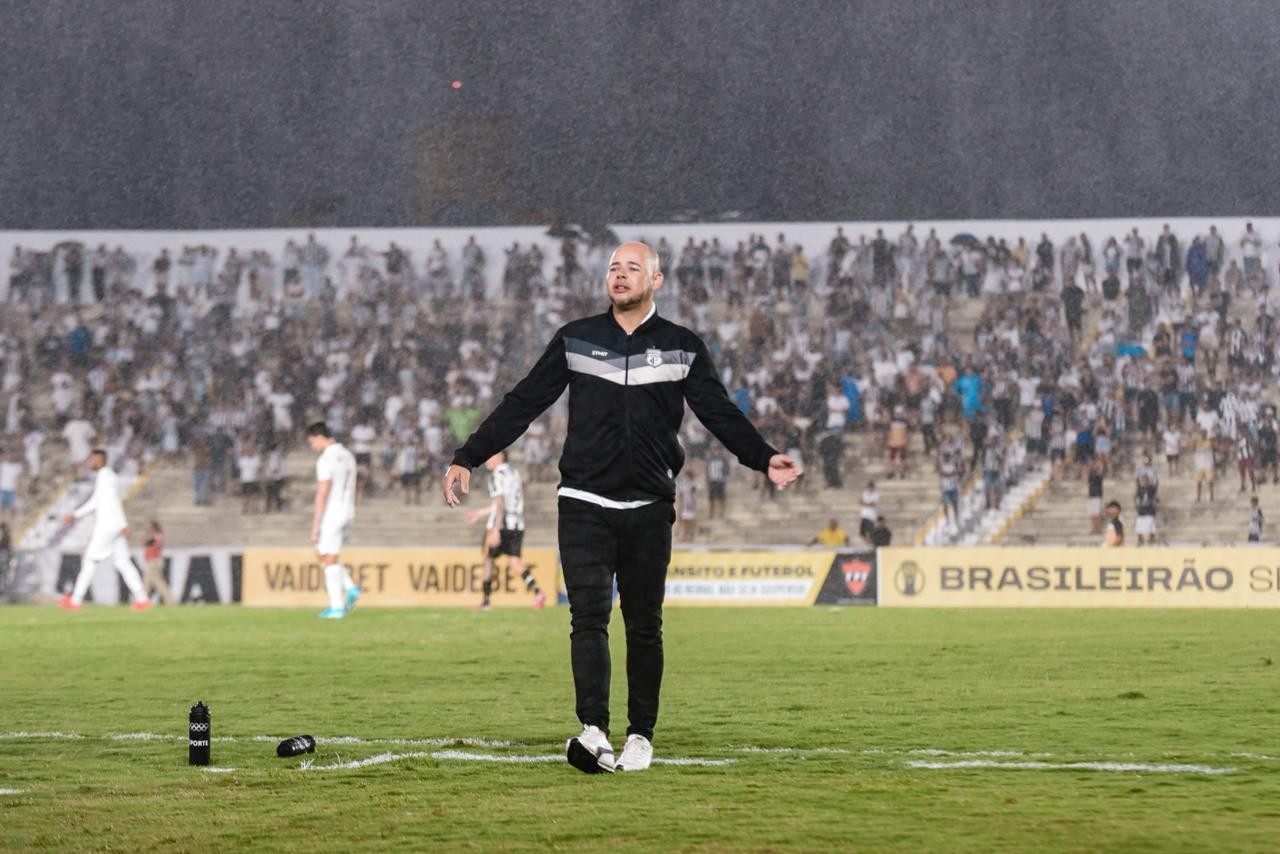Treze apresenta melhor futebol no ano na estreia do técnico Adriano Souza