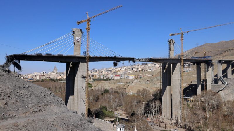 Israel pede que iranianos não viajem de trem nesta terça