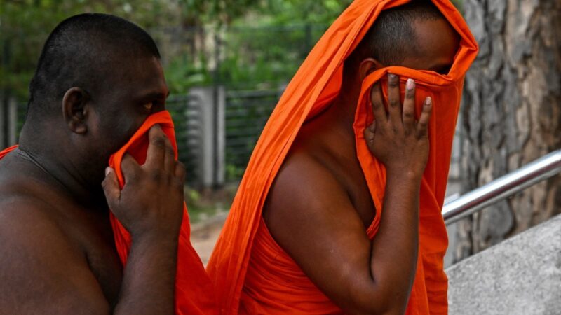 22 monges budistas são presos com mais de 100 kg de maconha em aeroporto do Sri Lanka