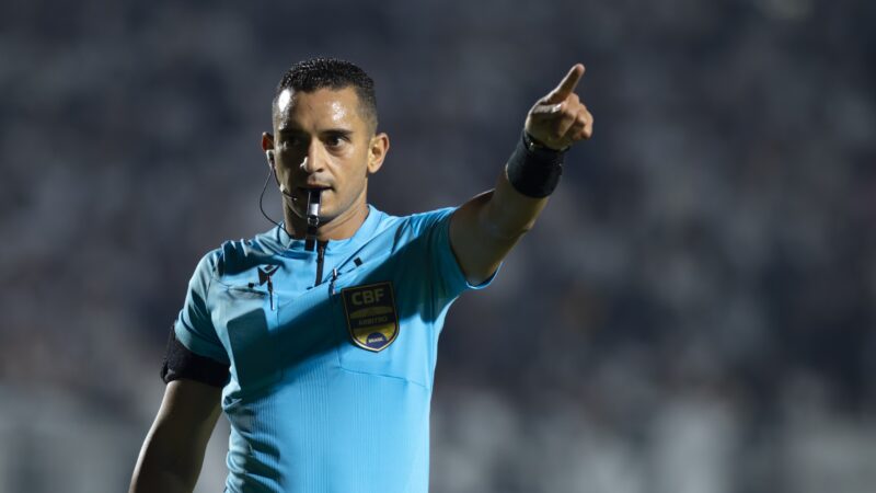 Árbitro relata “brutalidade” em súmula para expulsões de Carpini e Eduardo Barros