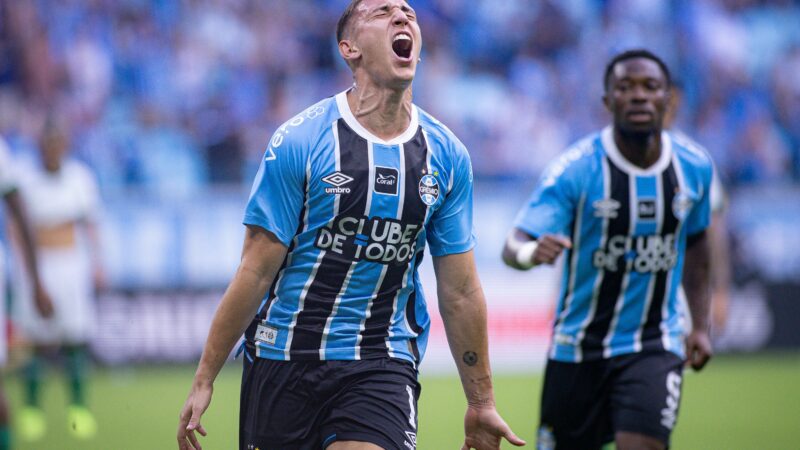 Sem espaço no Grêmio? Monsalve fica mais uma vez fora dos relacionados