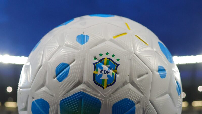 Debate de liga na CBF deve adiar decisões sobre gramado, estrangeiros e rebaixamento no Brasileiro