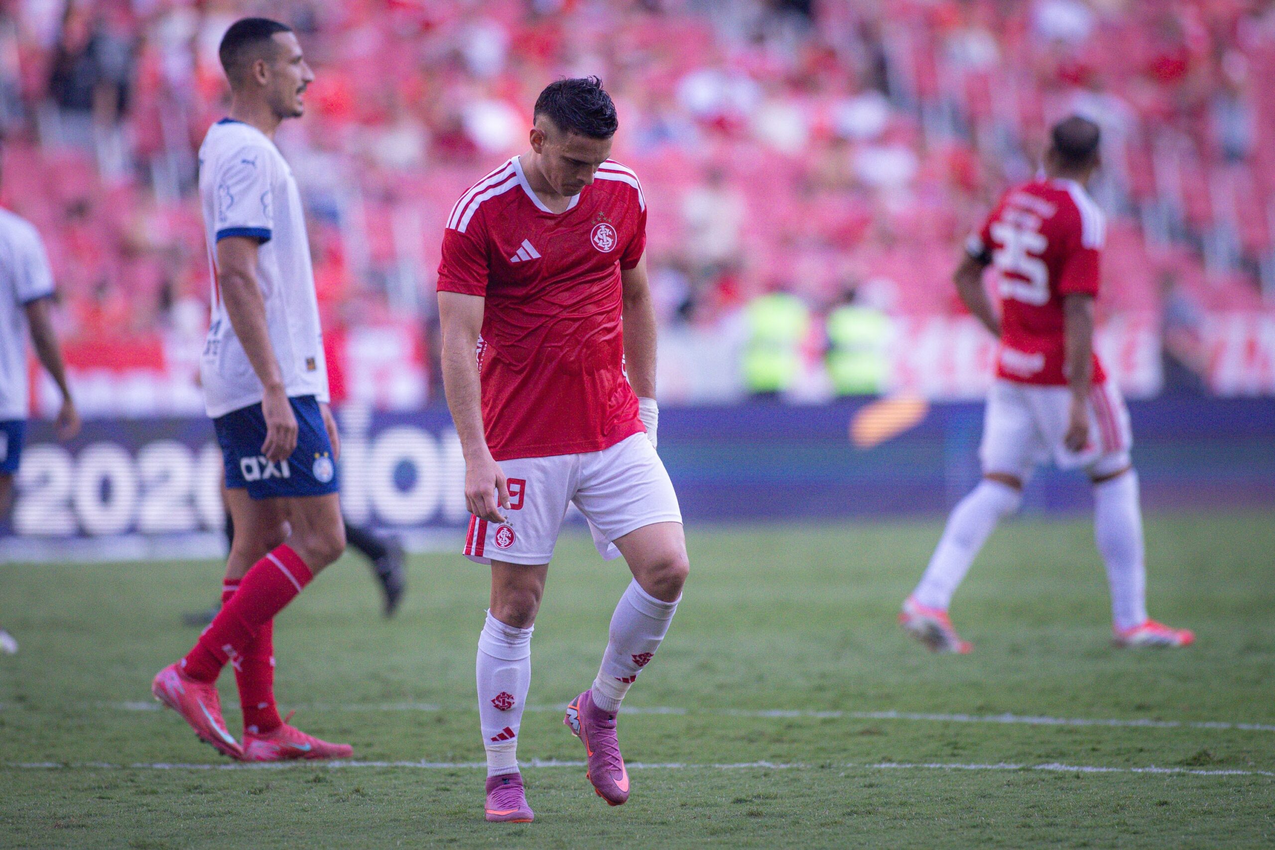 Borré completa dois meses sem marcar pelo Inter em meio a cobranças no ataque