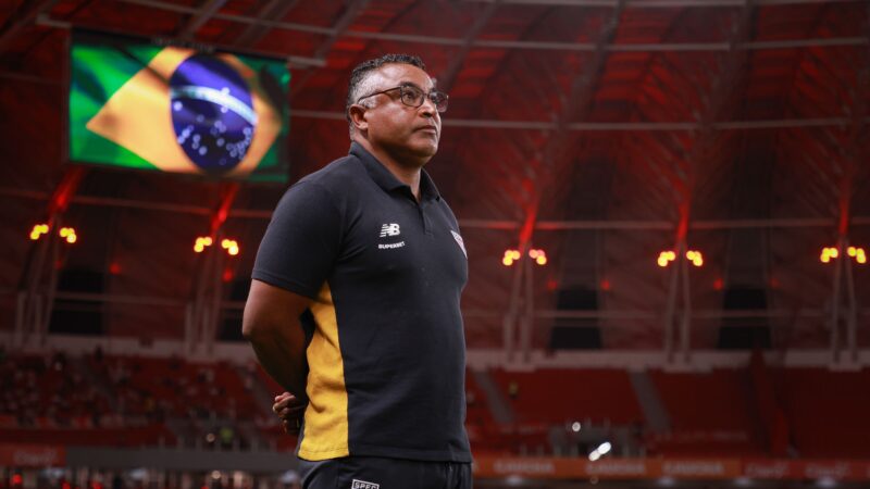 Roger explica São Paulo com pontas e analisa excesso de cruzamentos: “Não é o que desejo”