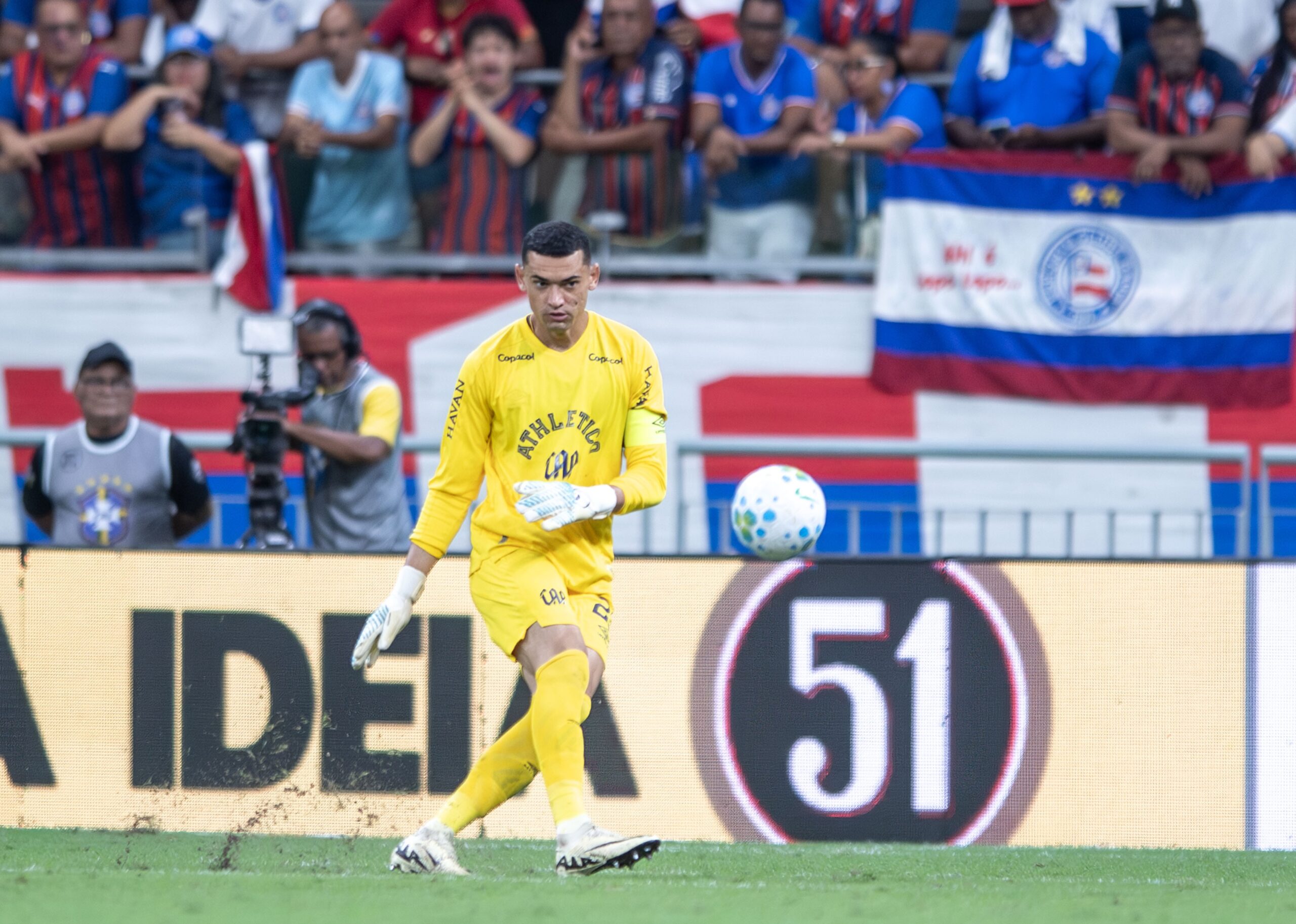 Santos rechaça favoritismo do Athletico contra a Chape e foca em reabilitação na Série A