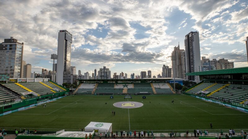 Chapecoense x Vitória: onde assistir ao vivo, horário e escalações