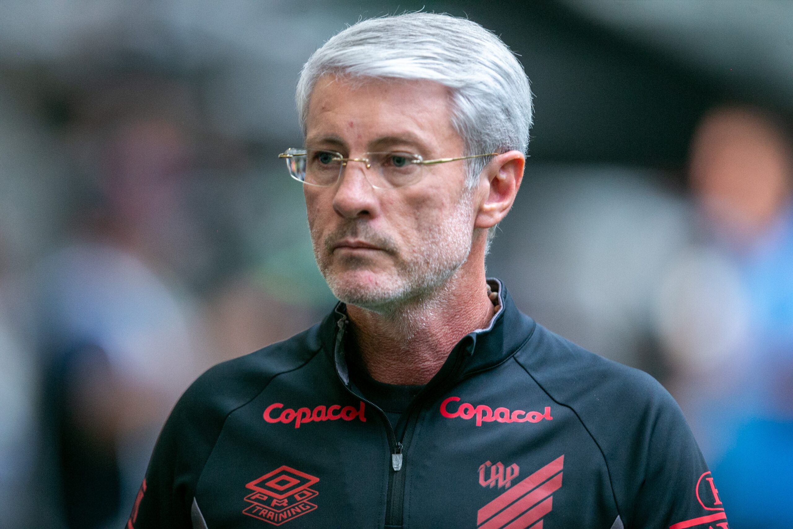 Odair atribui derrota do Athletico ao primeiro tempo e cobra postura diferente: “Erramos tudo”