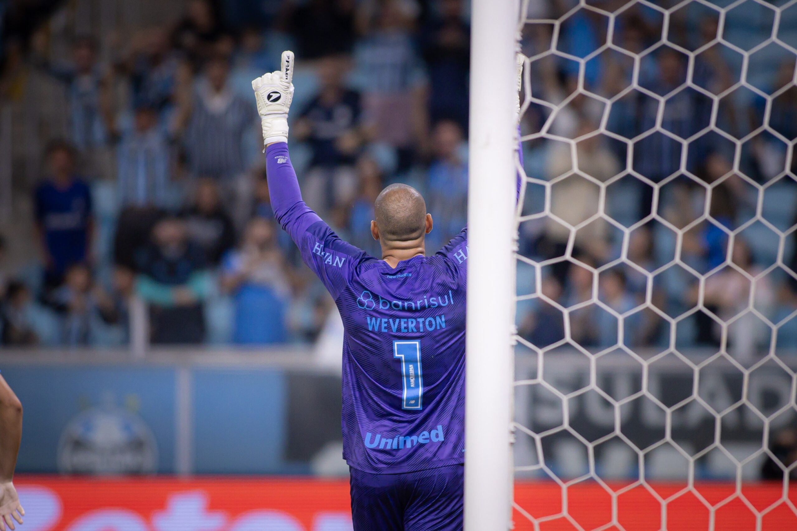 Análise: de pulo em pulo, Weverton é o coelho da Páscoa do Grêmio e evita o pior contra o Remo
