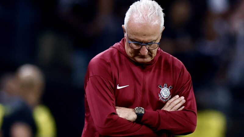 Dorival Júnior é o 10º treinador demitido no Campeonato Brasileiro 2026. Veja a lista