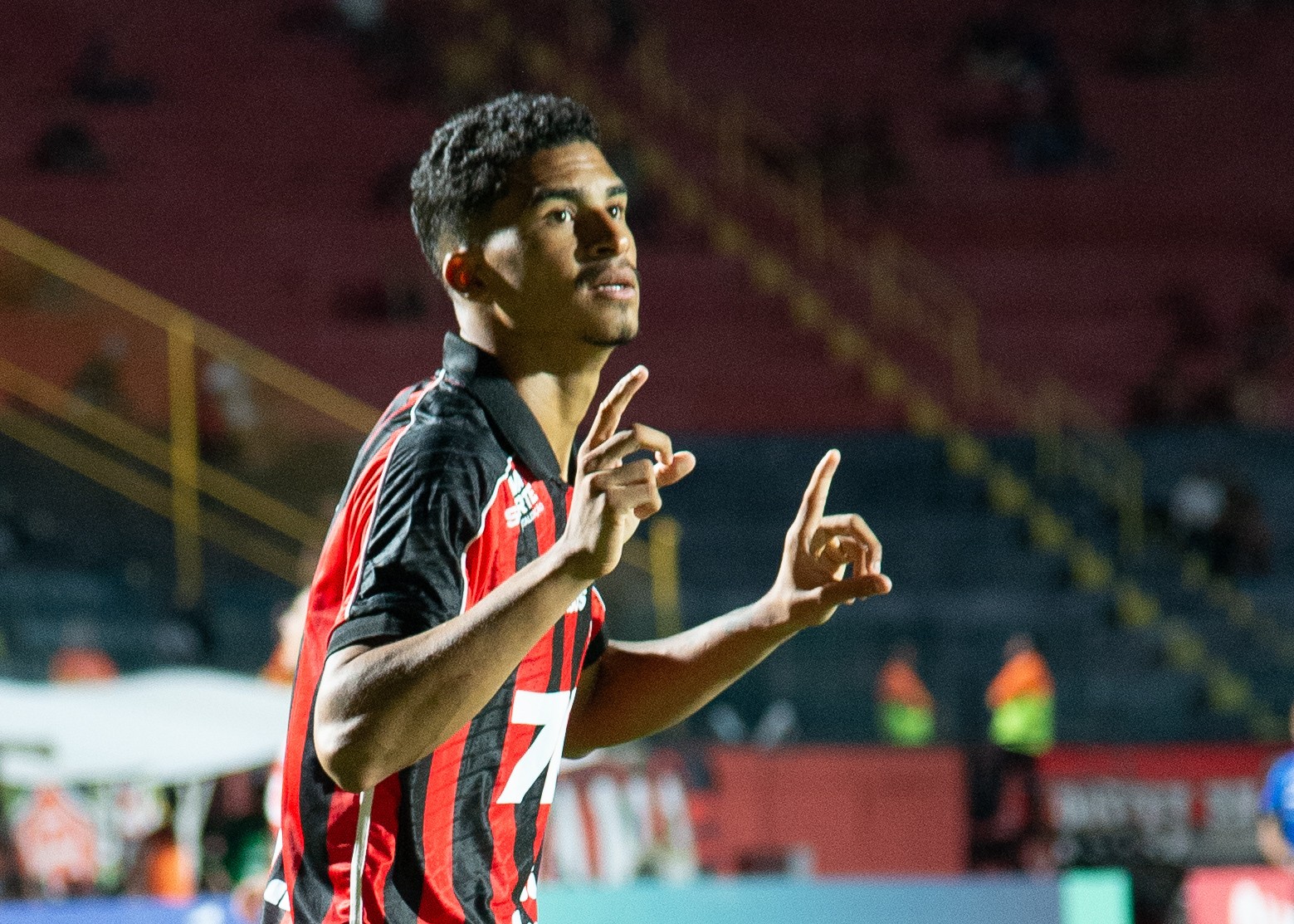 Vitória conta com artilheiro de duas competições em 2026 para estreia na Copa do Brasil