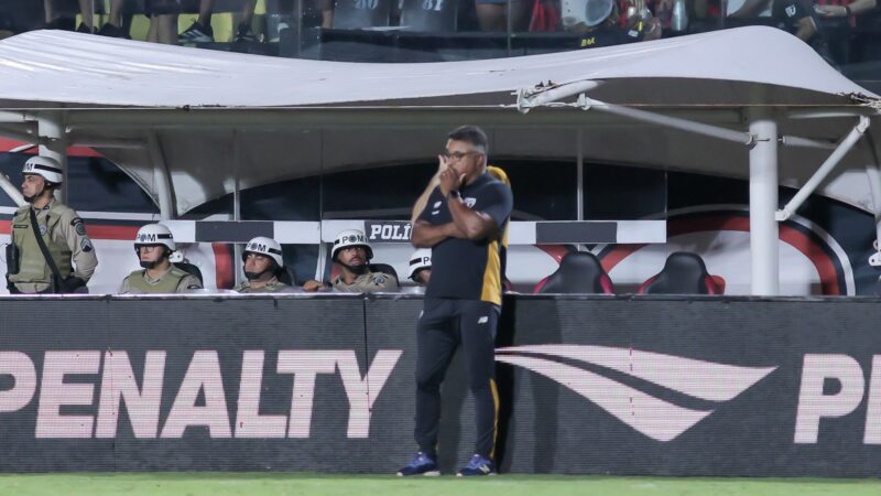 Roger diz que São Paulo perdeu para o Vitória por “questões pontuais” e lamenta erros