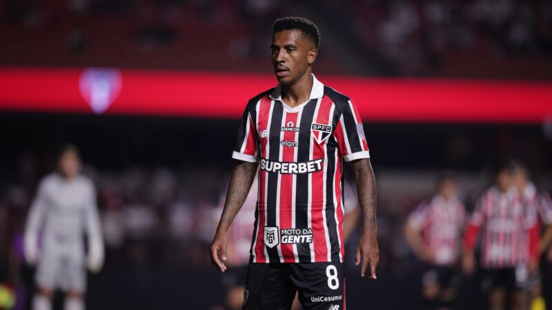 Marcos Antônio sente a coxa, é substituído e preocupa o São Paulo