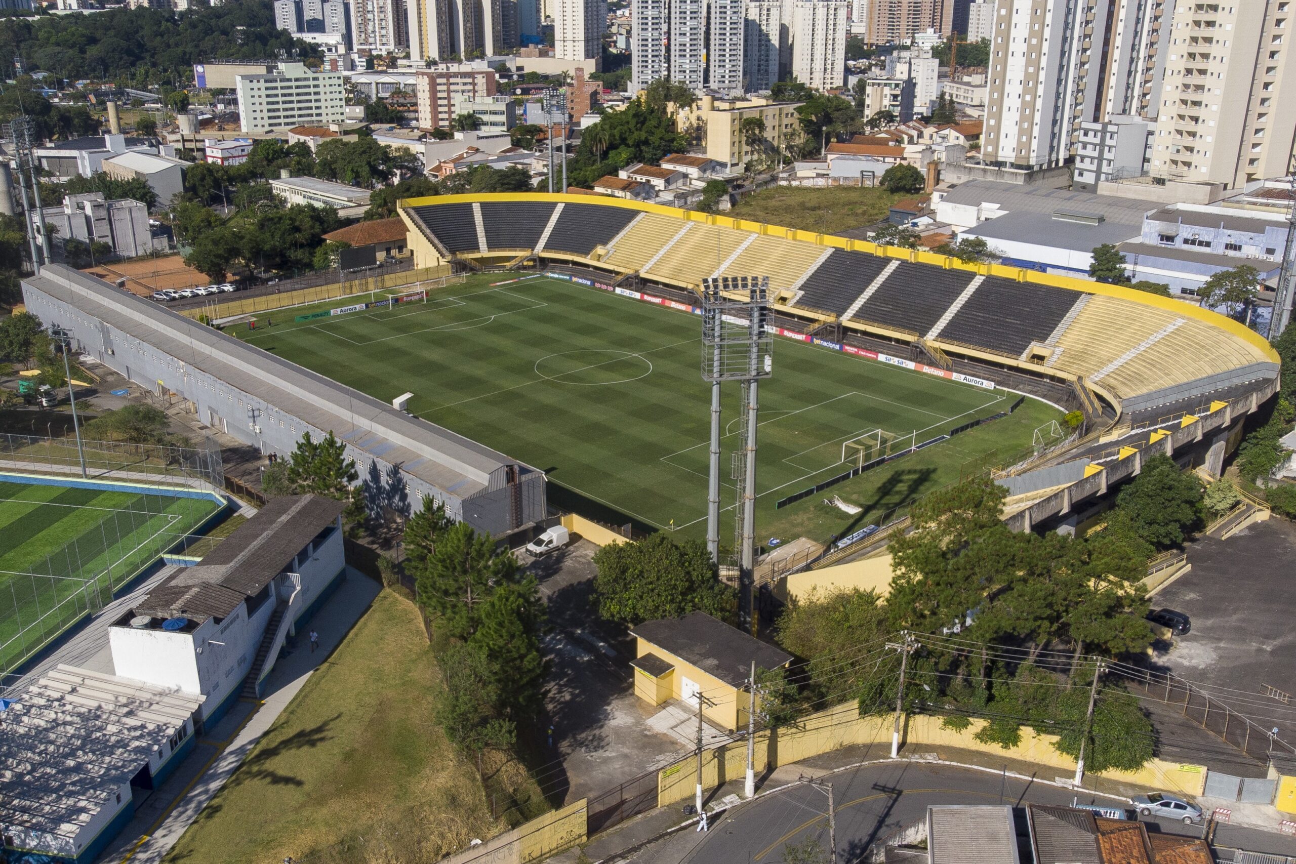 São Bernardo x Goiás: onde assistir ao vivo, horário e escalações