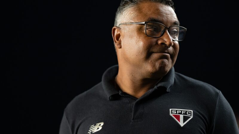 Análise: São Paulo recua demais, não aproveita bom momento e é punido com derrota de virada