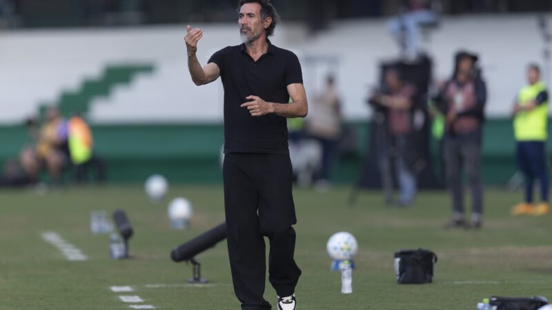 Polêmicas e mudanças: os dois meses de Domínguez no Atlético-MG