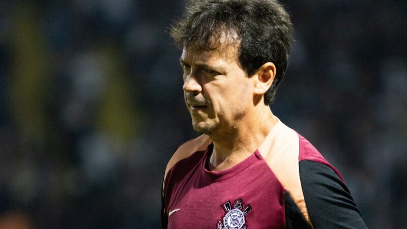 Fernando Diniz elogia trabalho dos reservas do Corinthians contra o Barra: “Vitória justa”