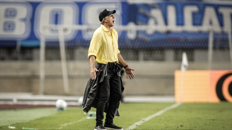 CBF divulga áudio do VAR em gol anulado do Vasco: “Puxou a camisa claramente”