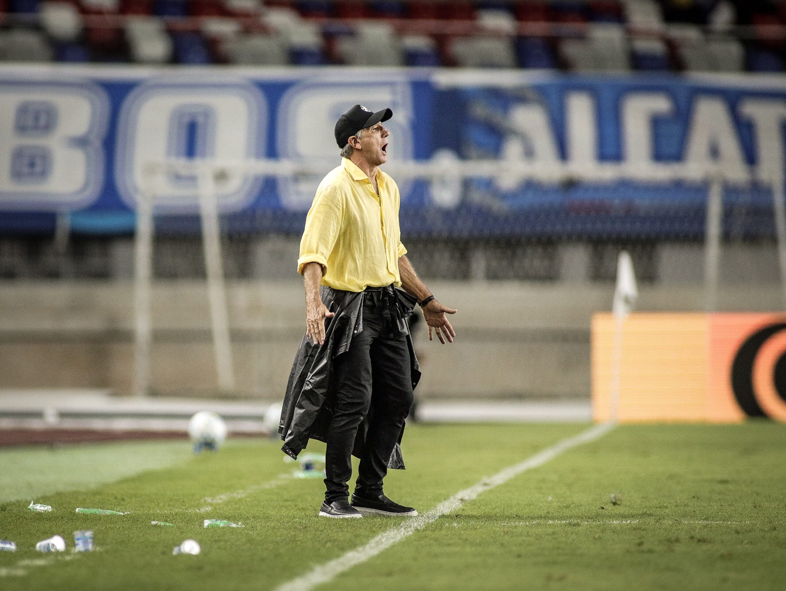 CBF divulga áudio do VAR em gol anulado do Vasco: “Puxou a camisa claramente”