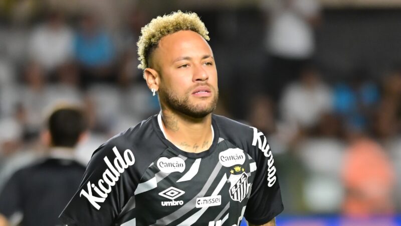 Santos avalia participação, mas Neymar deve ficar fora do clássico contra o Palmeiras