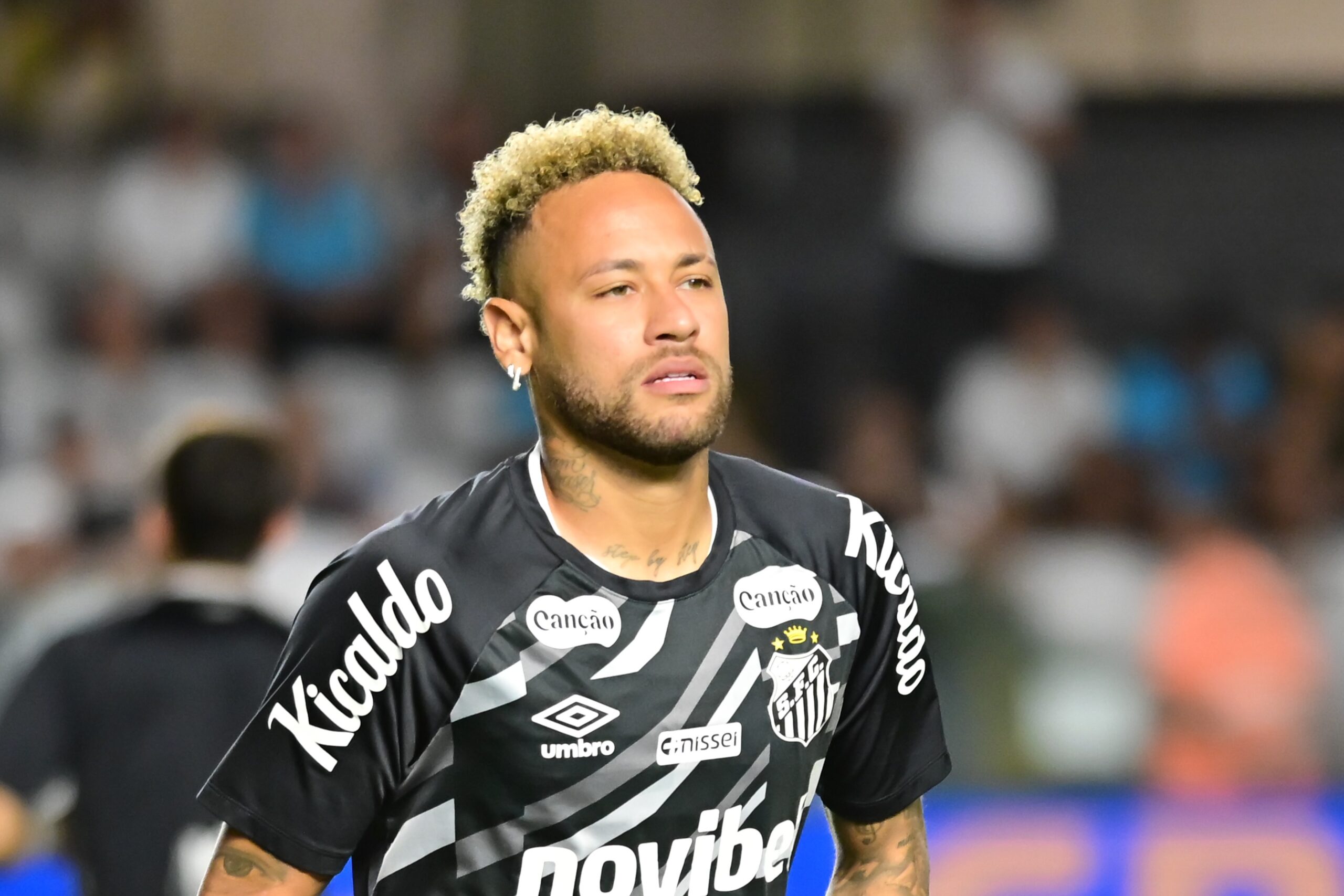 Santos avalia participação, mas Neymar deve ficar fora do clássico contra o Palmeiras