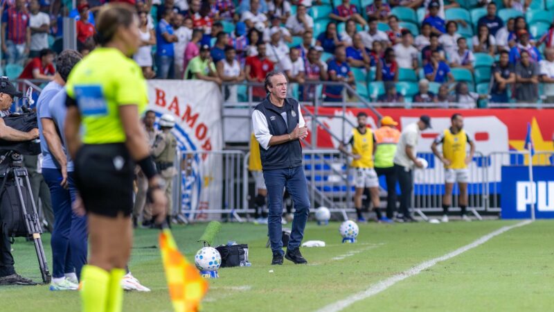 Cuca lamenta empate, diz que Santos merecia vencer o Bahia e avisa que vai cobrar o elenco