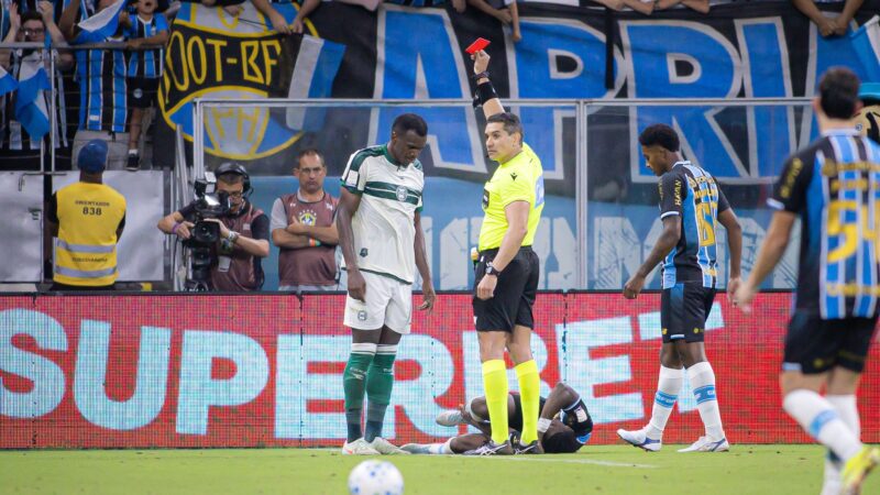 Coritiba perde três titulares para encarar o Vitória; veja as opções
