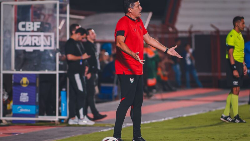 Eduardo Souza critica vaias da torcida do Atlético-GO após vitória sobre o Avaí