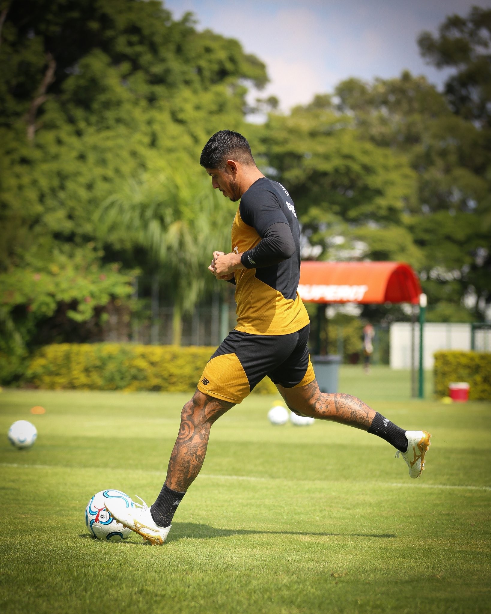 Treino do São Paulo: equipe viaja ao Uruguai com um retorno e quatro novos desfalques