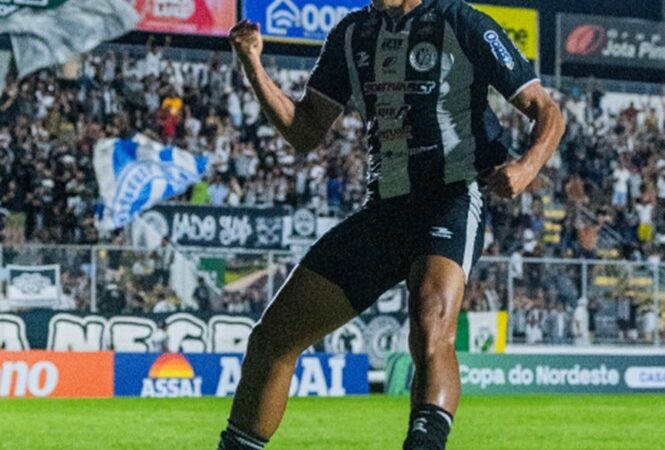 Alex Bruno marca 18º gol no ano e vira  protagonista do ASA na classificação para as quartas