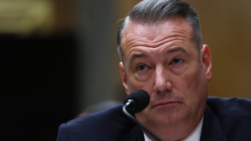 Segurança Interna dos EUA anuncia renúncia de diretor interino do ICE