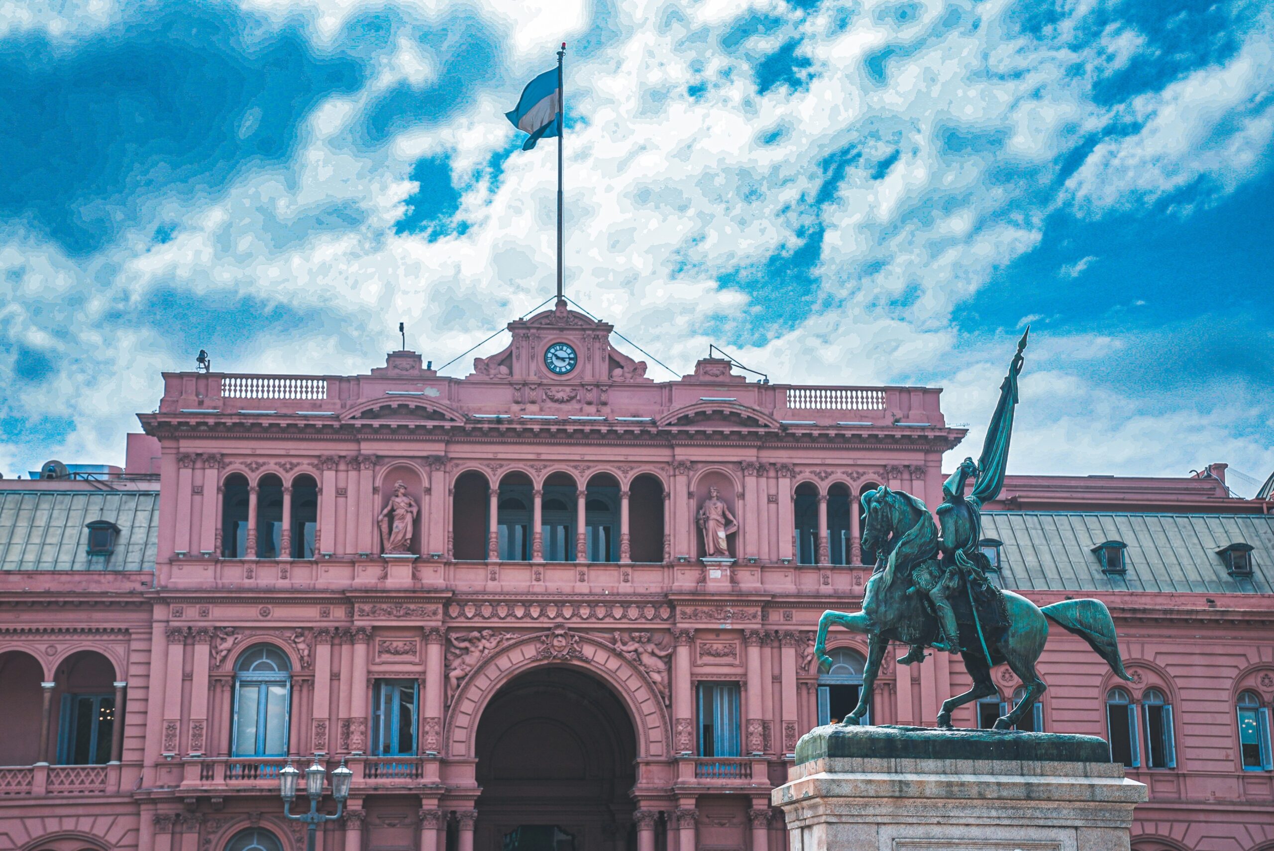 Governo Milei proíbe entrada de todos os jornalistas à Casa Rosada por suspeita de espionagem