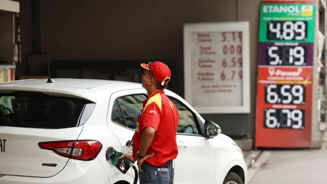 ‘É guerra, não ganância’: o que ameaça o pacote de Lula para segurar o preço do diesel