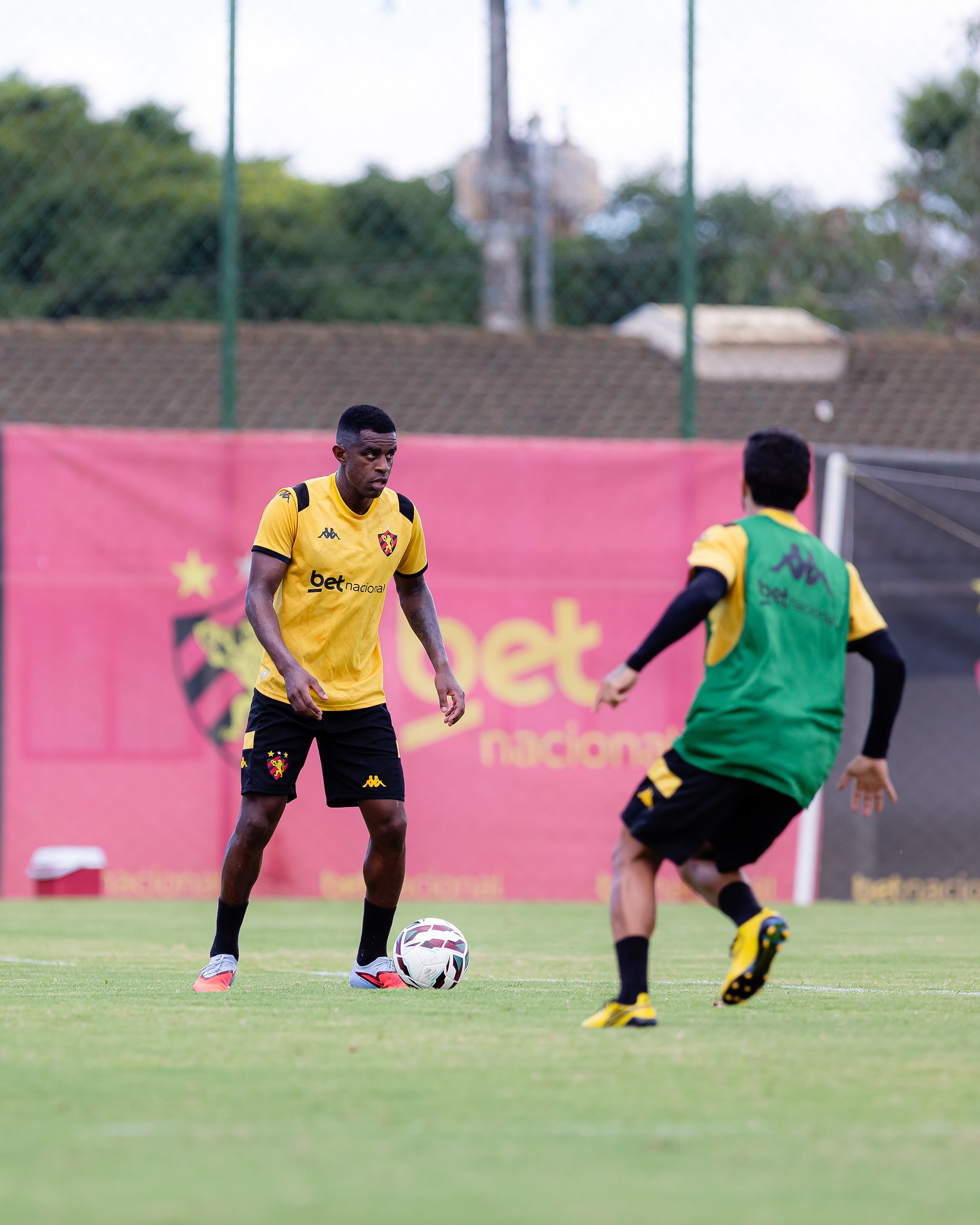 Benevenuto pede apoio ao trabalho de Márcio Goiano no Sport: “Temos que ajudar ele”
