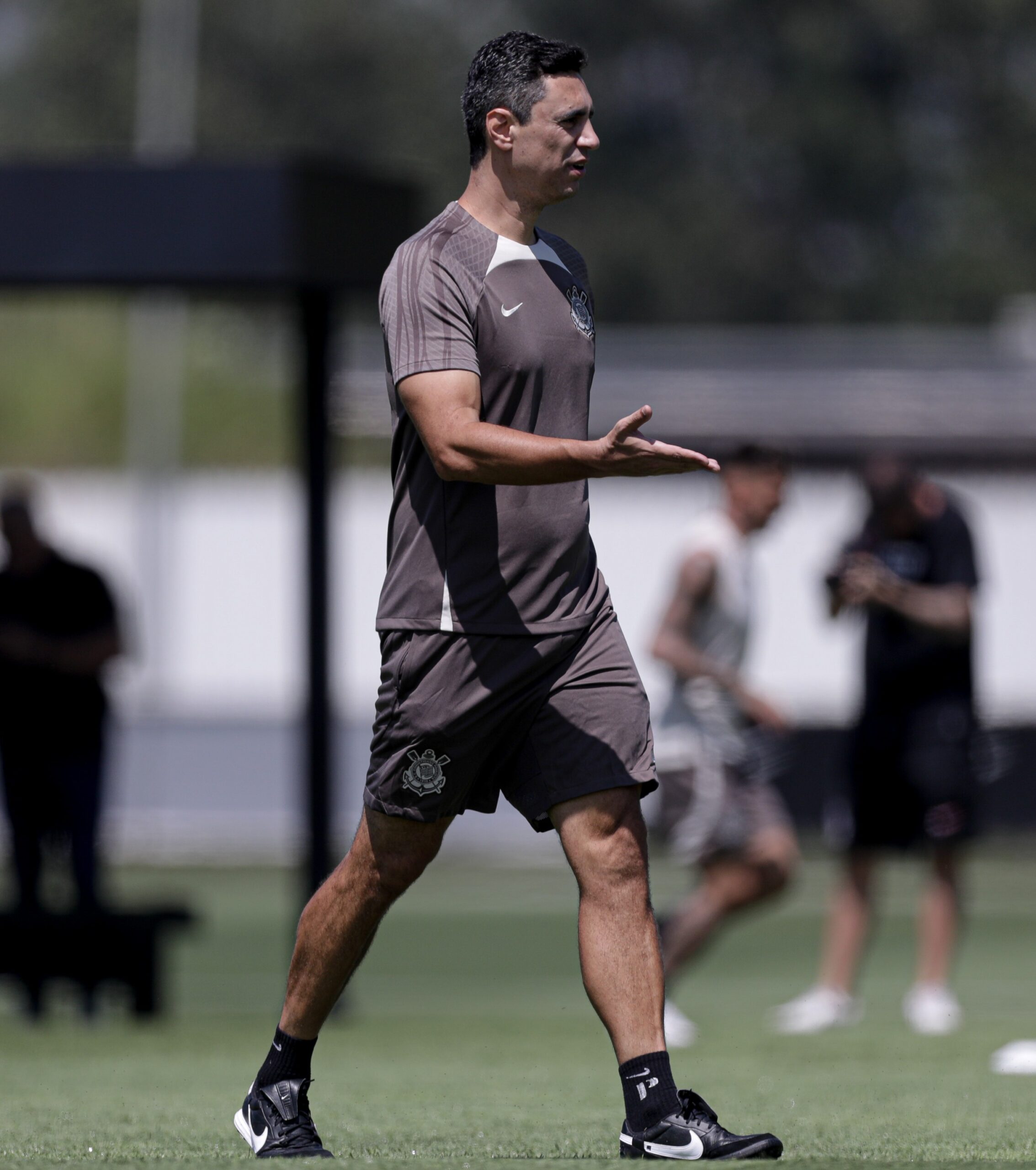 Ex-Corinthians, técnico do Barra tenta parar “jogo particular” de Diniz na Copa do Brasil